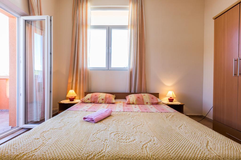 Apartments Angelina Sukosan Bagian luar foto
