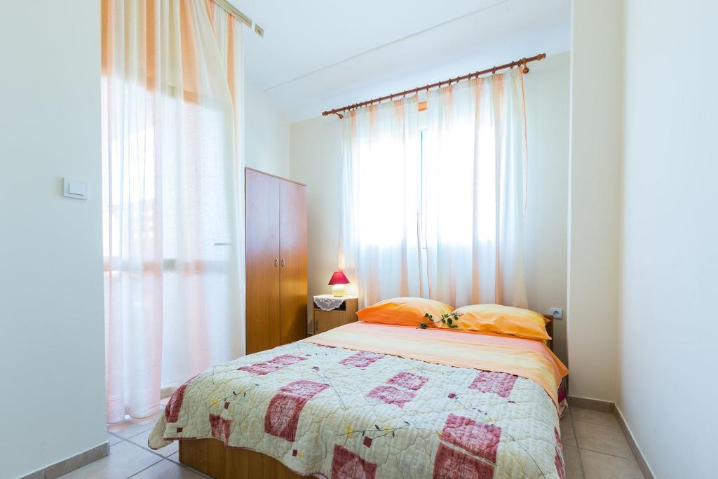 Apartments Angelina Sukosan Bagian luar foto